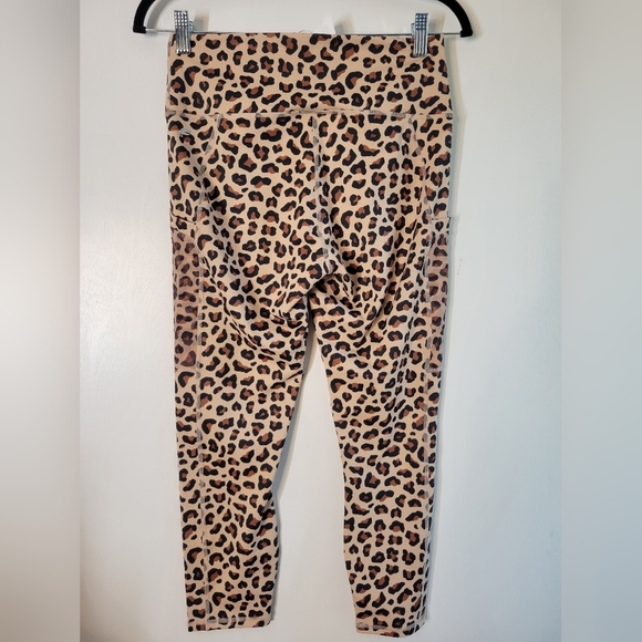 NWT Fabletics Mila High Waisted Pocket Capri Animal Print Tan Medium - Picture 3 of 7